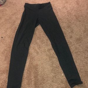 EUC gray leggings